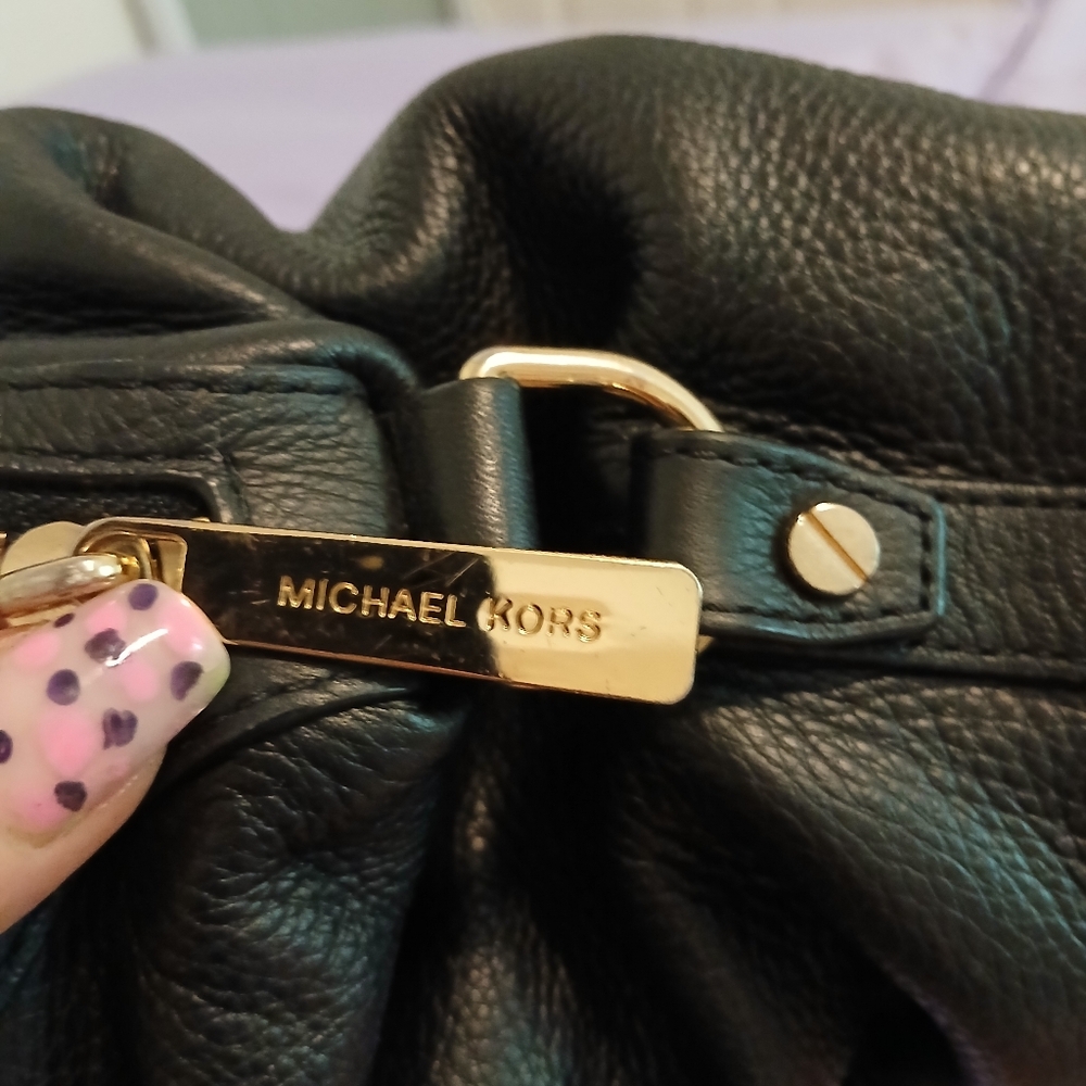 Michael Kors Women's Pebbled Leather Hobo Bag Large Black - Pre-Owned - Picture 4 of 11